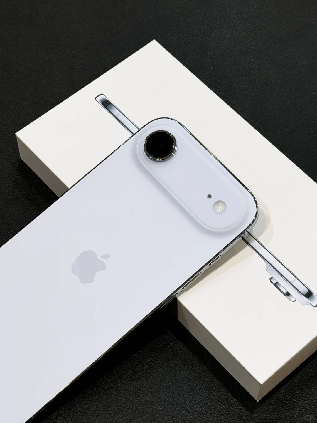 闲聊一下，各位冲了iPhone Air的朋友应该都拿到了吧？上手的第一感受如何？