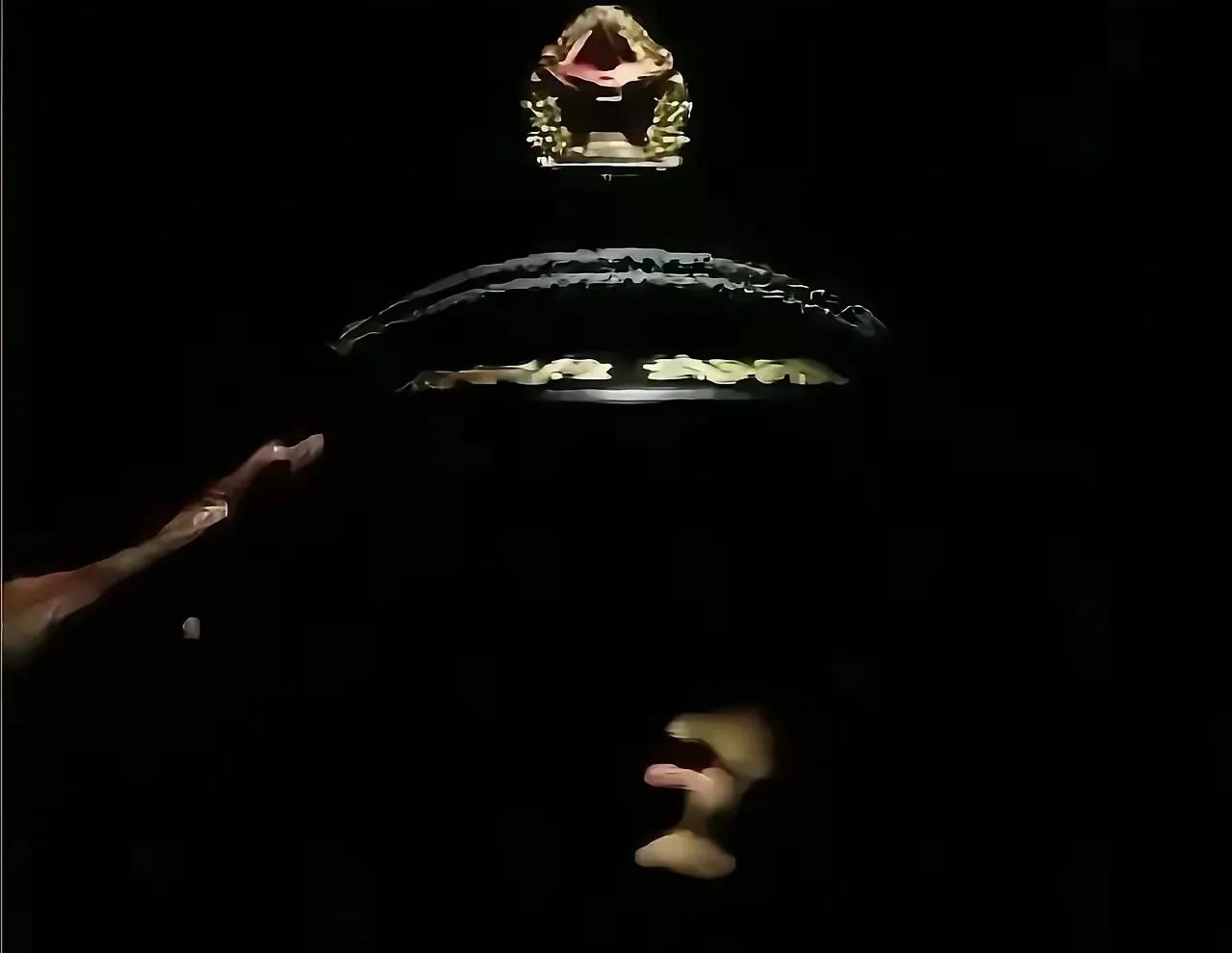 龙威赫赫，永不屈服！
         忍无可忍，无需再忍！
         