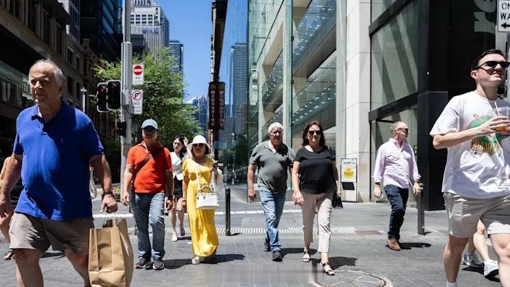 澳洲失业率升至4.5%据澳媒报道截至2026年2月，过去一年换过工作的澳洲人仅占