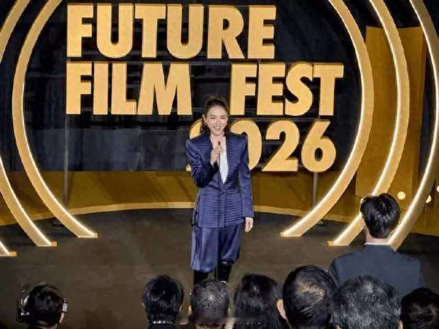 荣誉教授不该是流量勋章， 章子怡受聘，你没疑问吗？