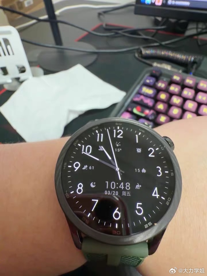 我们刚来的实习生小妹妹跟我念叨了一天小米手表S5说手表可以直接和汽车深度联动像什