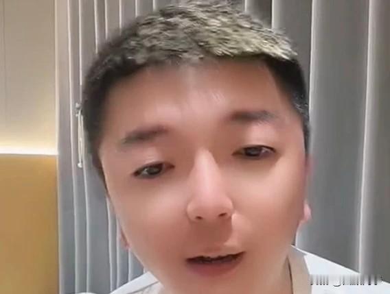 王某人分析王小源停播原因！

         王某人直播被追问“王小源为啥不直