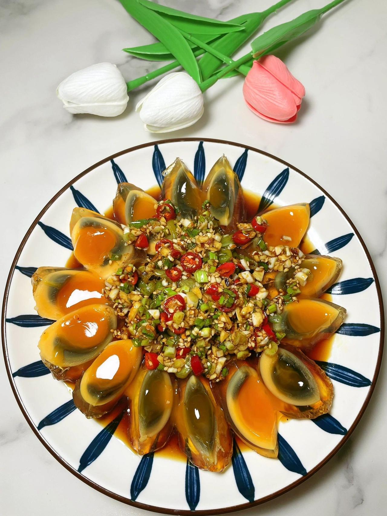 烧椒皮蛋，今日话题：成年人得学会自渡！

总有一天，你会明白，真正能够治愈你的，