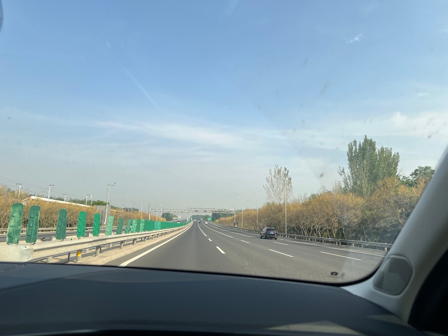 脚后跟众人之息以喉，真人之息以踵。脚后跟能不能呼吸？最近四年，我的脚后跟愈发干燥
