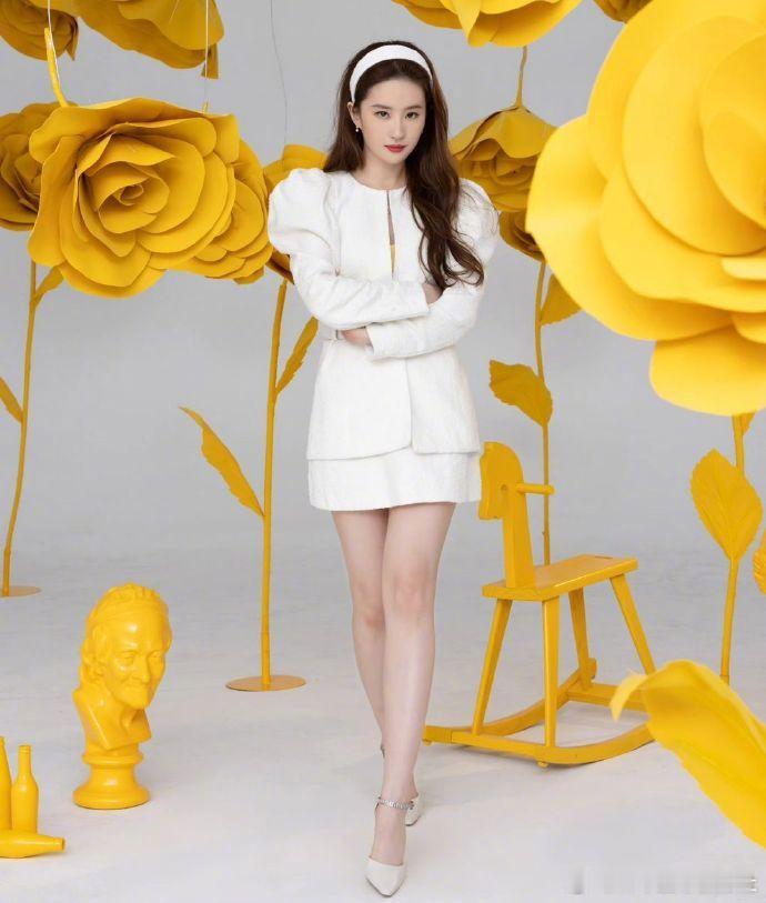 #我的潮流look#刘亦菲的时尚穿搭！ ​​​