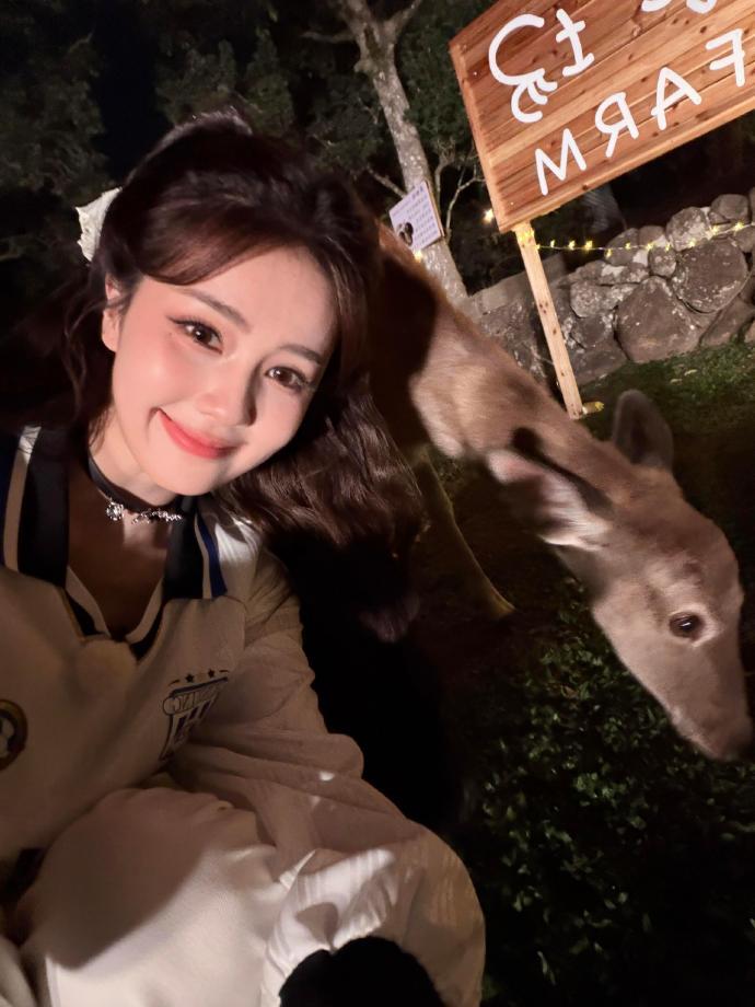 白鹿奔跑吧14plog白鹿和小鹿合照 白鹿奔跑吧14plog，和小鹿合照太萌了 