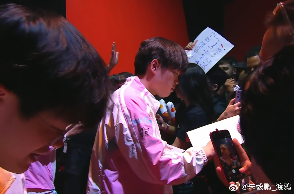 确实是世一上。当然，不认可的人还是会说打个断剑闹麻了，但这就是竞技体育，陈泽彬已