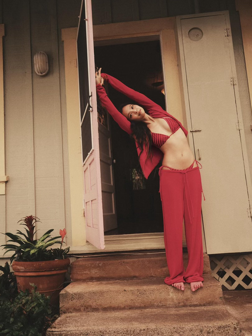 Jennie比基尼大片JENNIE x Frankies，很美很性感！ 