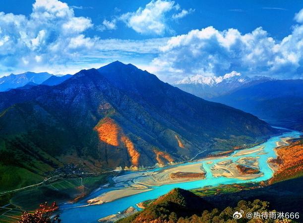 【金沙江】金沙江自昆明市东川区象鼻岭入境，流经县属8个乡镇，境内流长138公里。