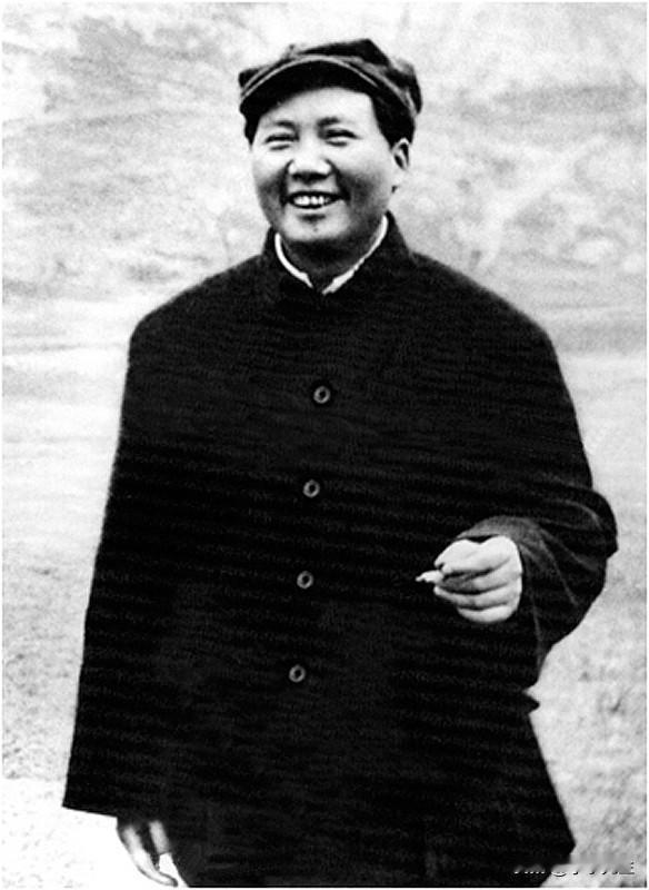 伟人，绝非自封，亦非他人钦定。他生长在历经苦难的中华土壤之上。

小有微功便自诩
