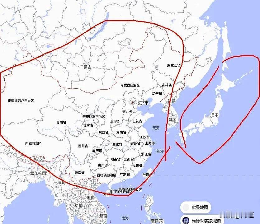日本现在最怕的恐怕就是中国。

经济总量差三倍多，人口更是十四比1的悬殊对比，这