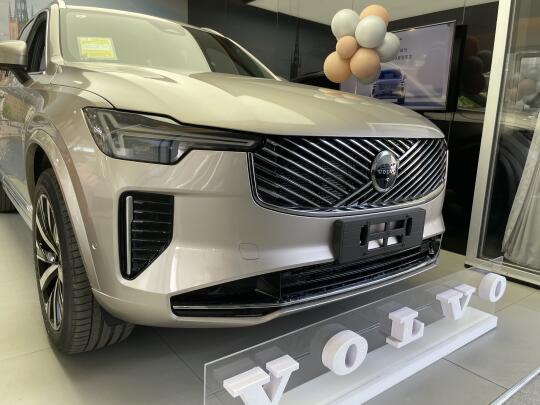 沃尔沃新款xc90盛大交车啦! 说到这辆新车，简直就是颜值与实力并存!...