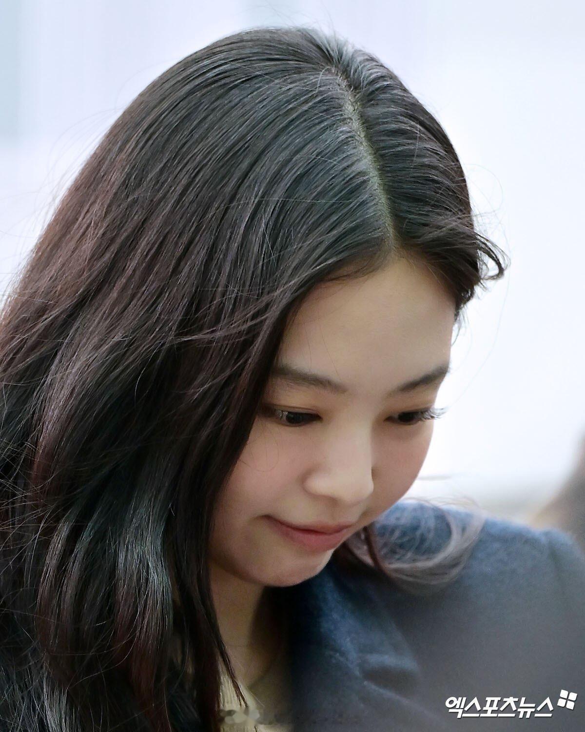 Jennie出发巴黎了燥候jennie闪耀巴黎 ​​​