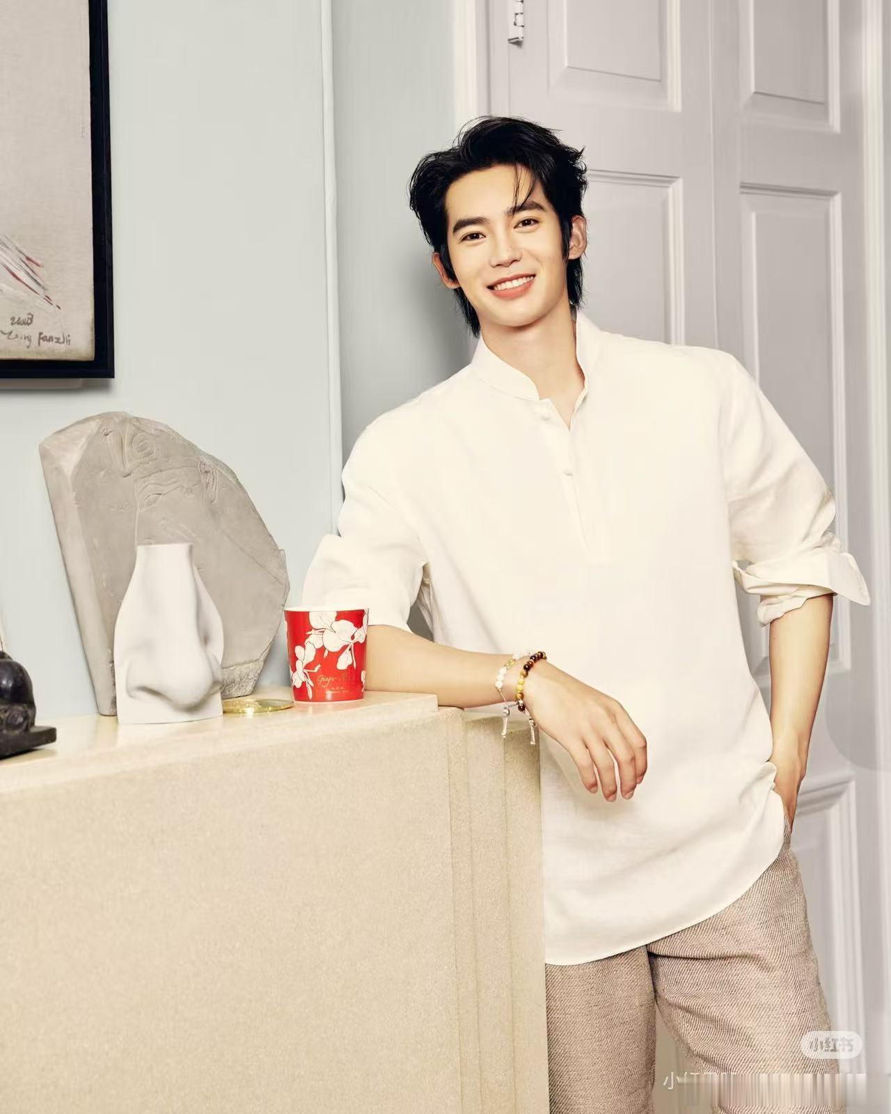 于适上海滩品牌生活方式代言人 嘿！我在星品影响力上邂逅了一个疯狂心动的星品—— 