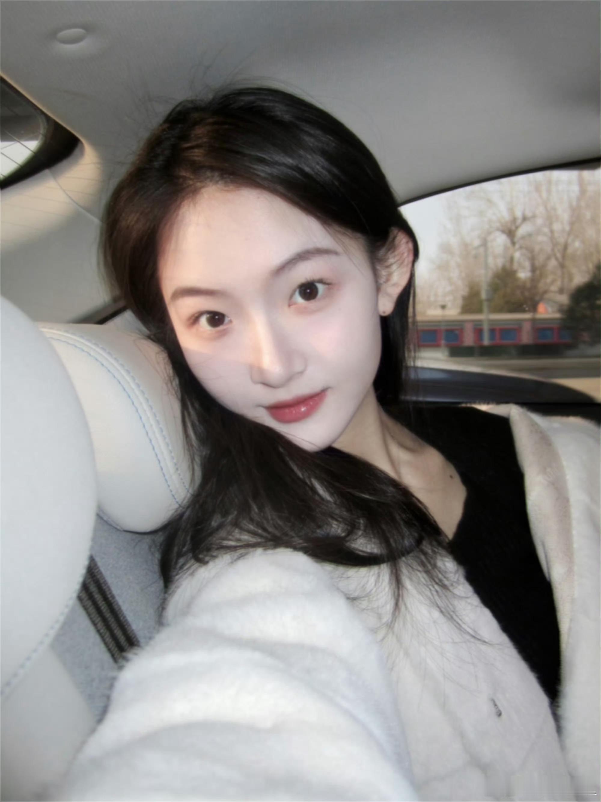 甘瑞琦[超话]   grq甘瑞琦故卿归 grq甘瑞琦浅浅 “樱粉色沾上衣领 像偷