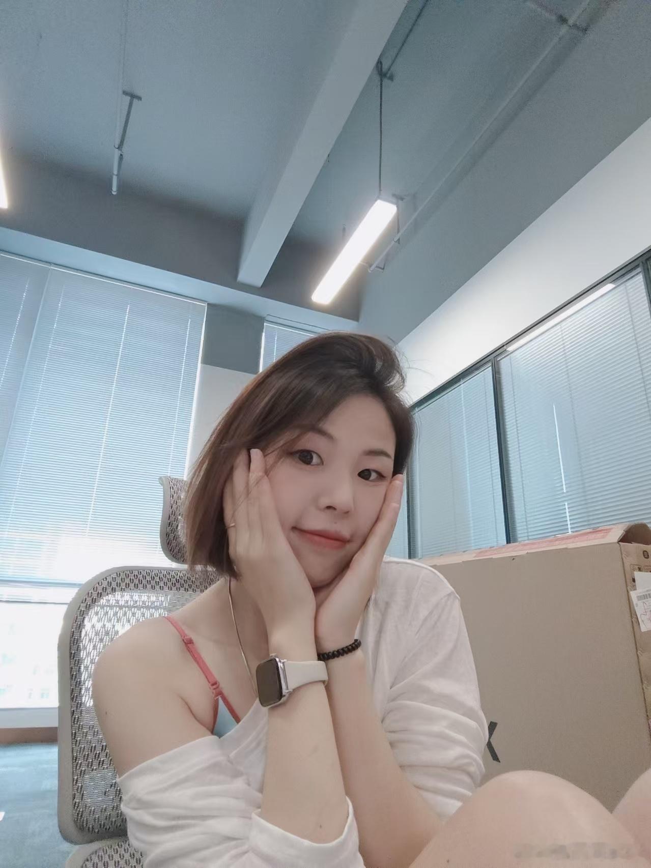 真正的顶级友谊这种分寸感分寸感真的是很珍贵的东西，以前我不太明白，随着年纪增长才