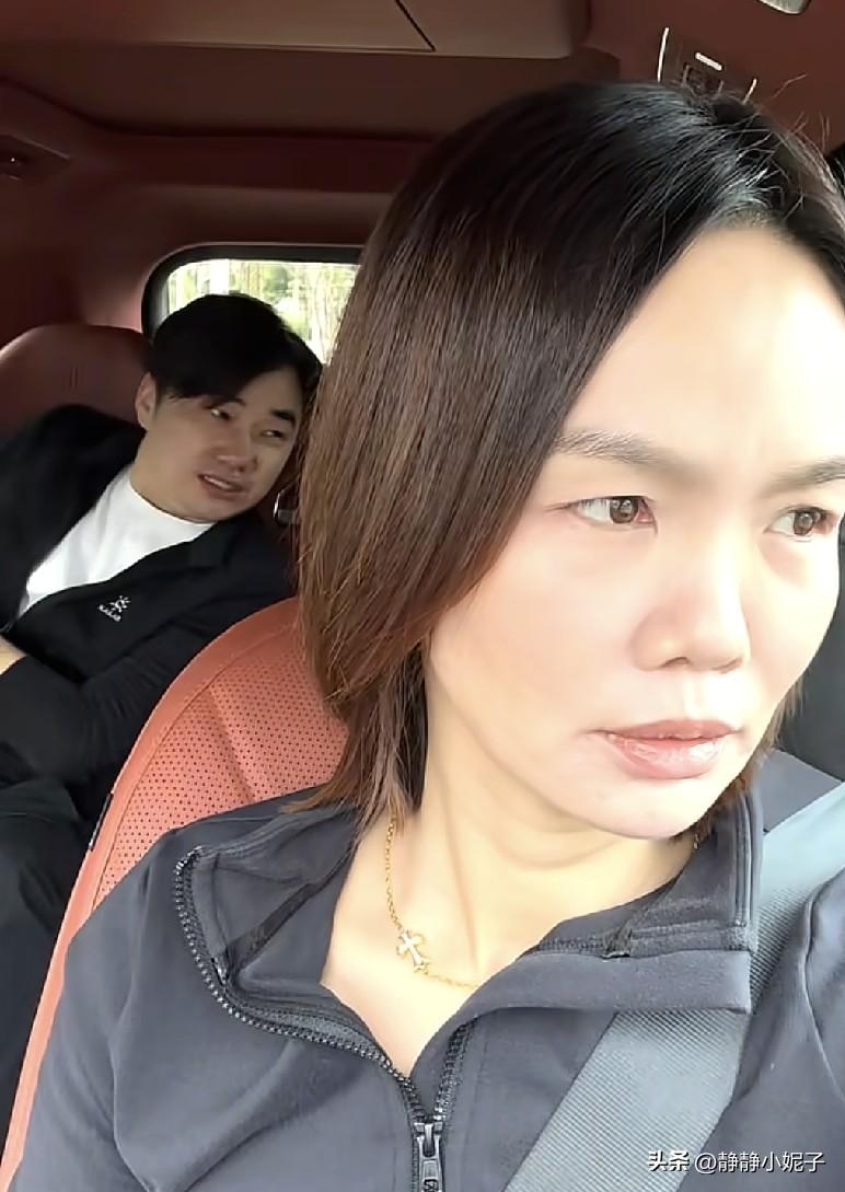 蚊子又开始催赵总上班，直接投简历，嫌不出门赚钱，赵总也绷不住了，生气为啥他可以在