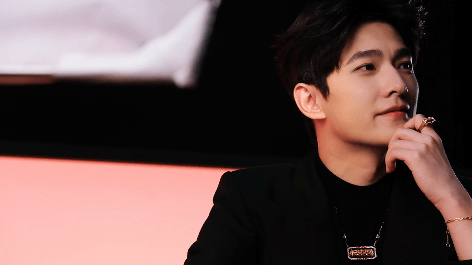 杨洋的面部折叠度令人惊叹日常惊叹于我担的顶级美貌 超级矜贵的杨洋