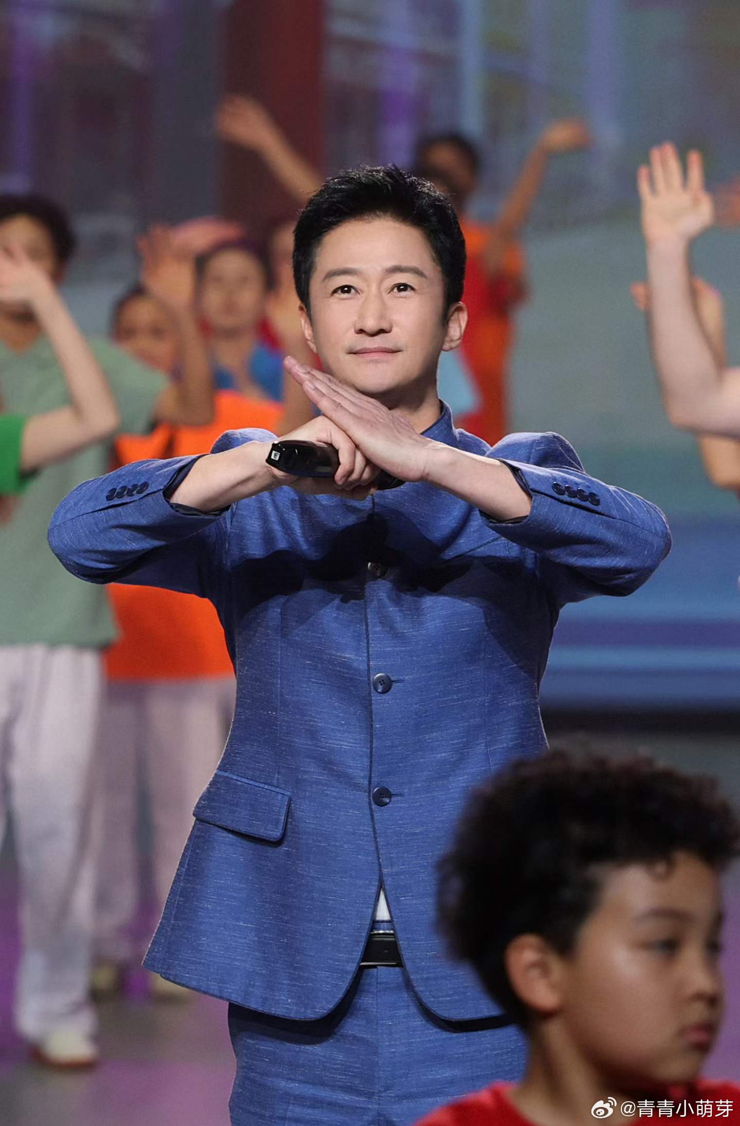 吴京 水肿吴京最近活动状态超棒，清爽帅气，线下互动接地气，情绪价 值满满。别老说