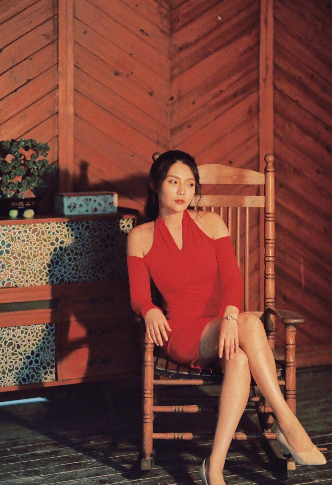 徐冬冬 情商 徐冬冬的高情商从不是圆滑讨好，而是待人真诚、处事通透，说话有分寸又