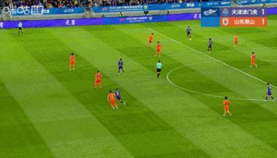 一场比赛吃了两个闷亏？泰山球迷：点球可判可不判，红牌可给可不给，只是结果都没有偏