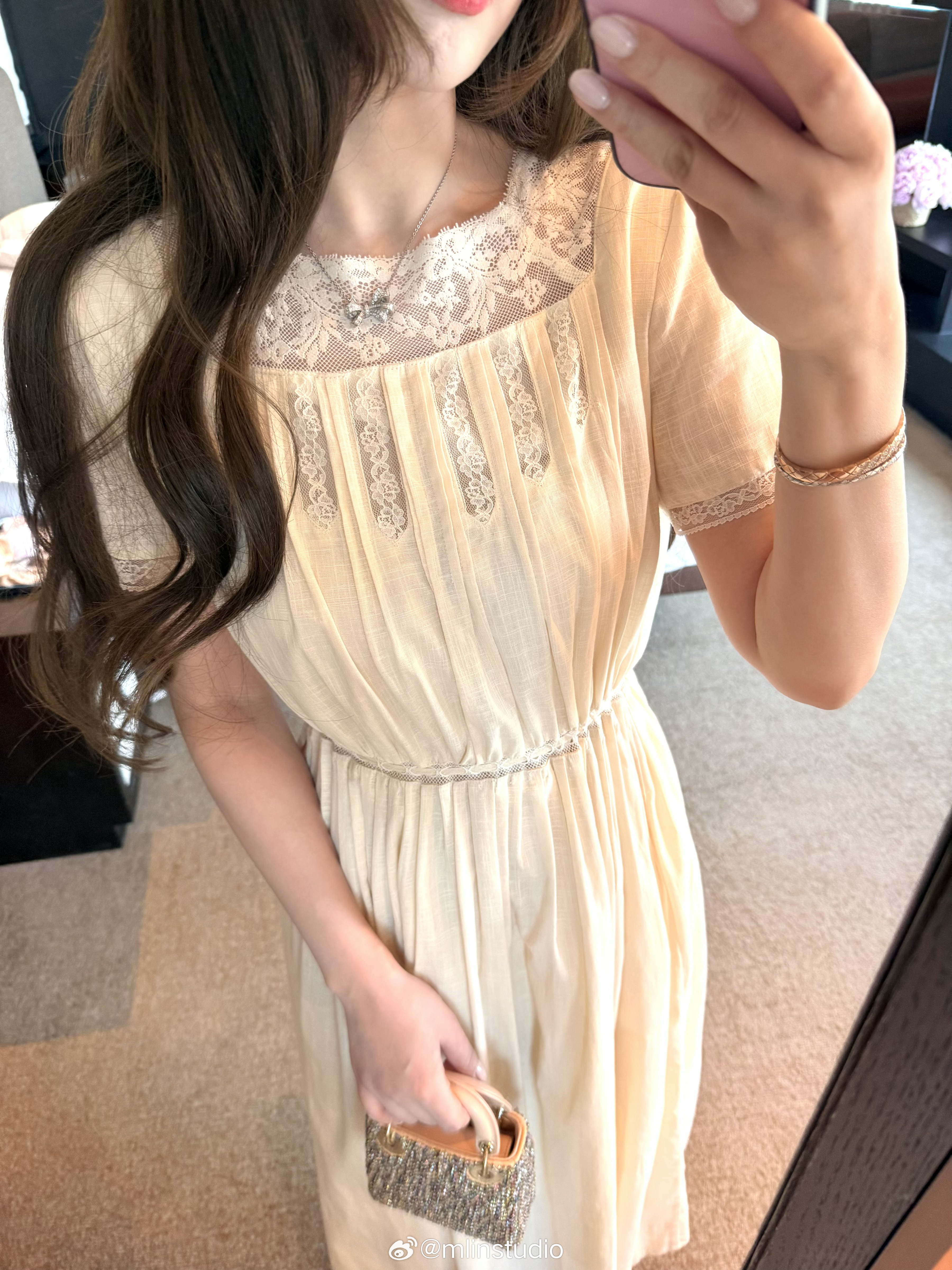 6.1🌷🎠🧁面料很舒服两面都可以穿的 颜色是淡淡的杏色 夏天穿着不闷这个面