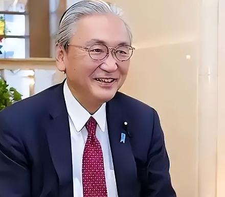 日本急着为挑衅政客站台，军事扩张的心思藏不住了

日本一位议员因窜台被我国反制，