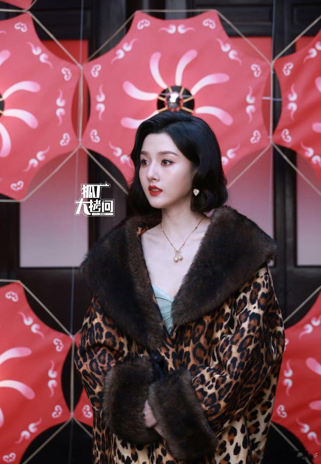 杨紫、宋祖儿同媒体活动图，谁赢了 