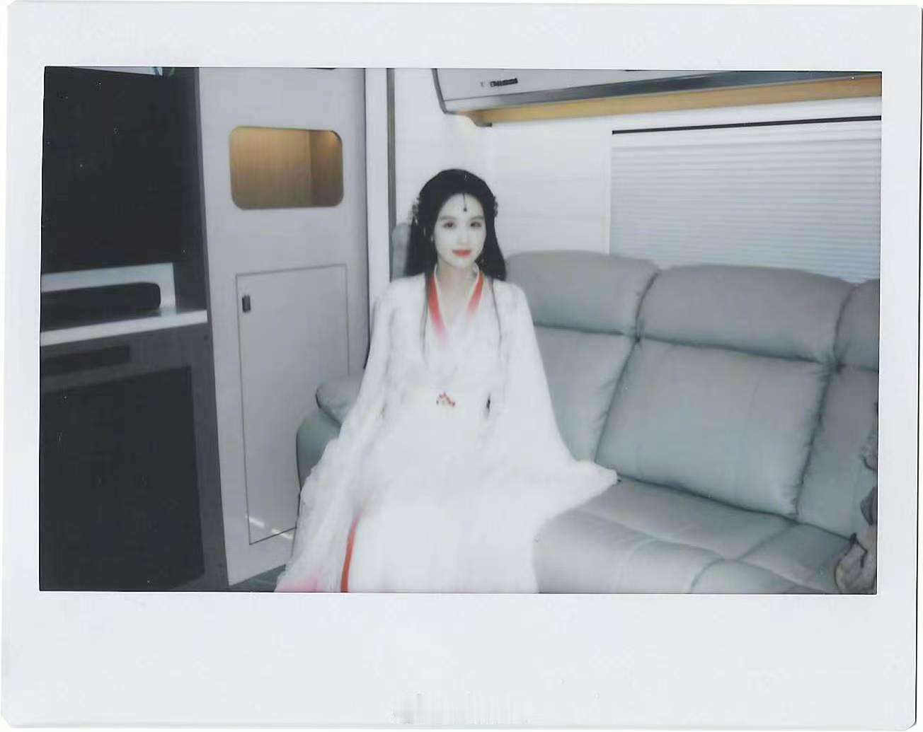 陈都灵月鳞绮纪长文告别陈都灵月鳞绮纪告别长文 下一个角色见！ 