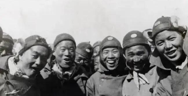 1917年，大批山东汉子被骗到法国干苦力，没想到被法国当地女人看中，约 3000