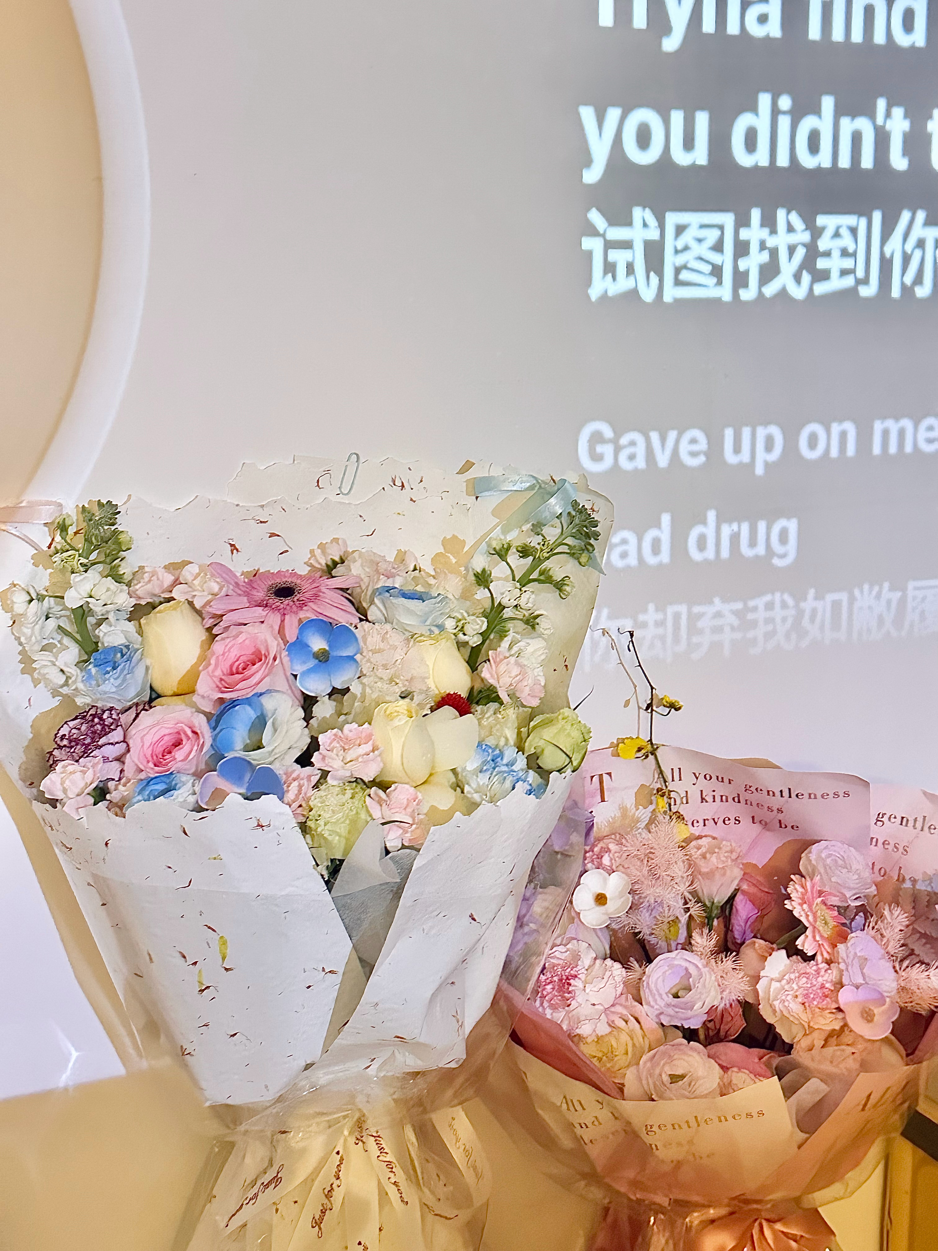 那肯定还是新的最好呀！ 💛 普通的一天 再次收到花花的喜悦嘻嘻～💐 