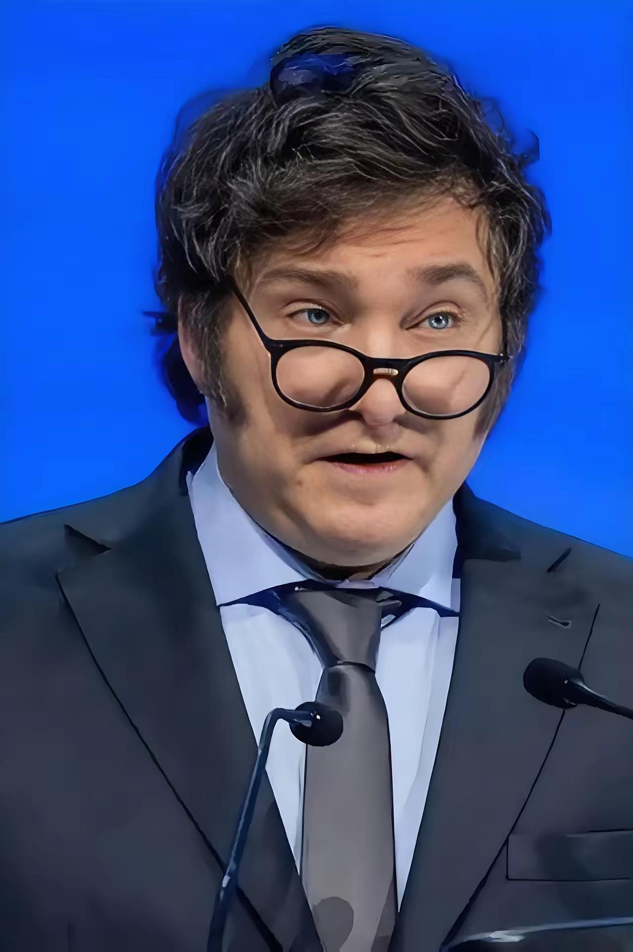 谁亏空谁负责！
米莱推出史诗级新政，财政赤字之下高层官员率先停薪。

阿根廷总统