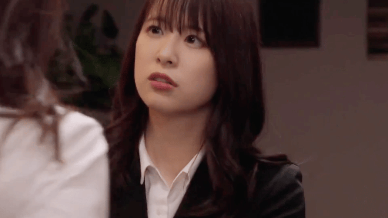 结城这小子，黑白通吃 ​​​#宅男女神[超话]# ​​​