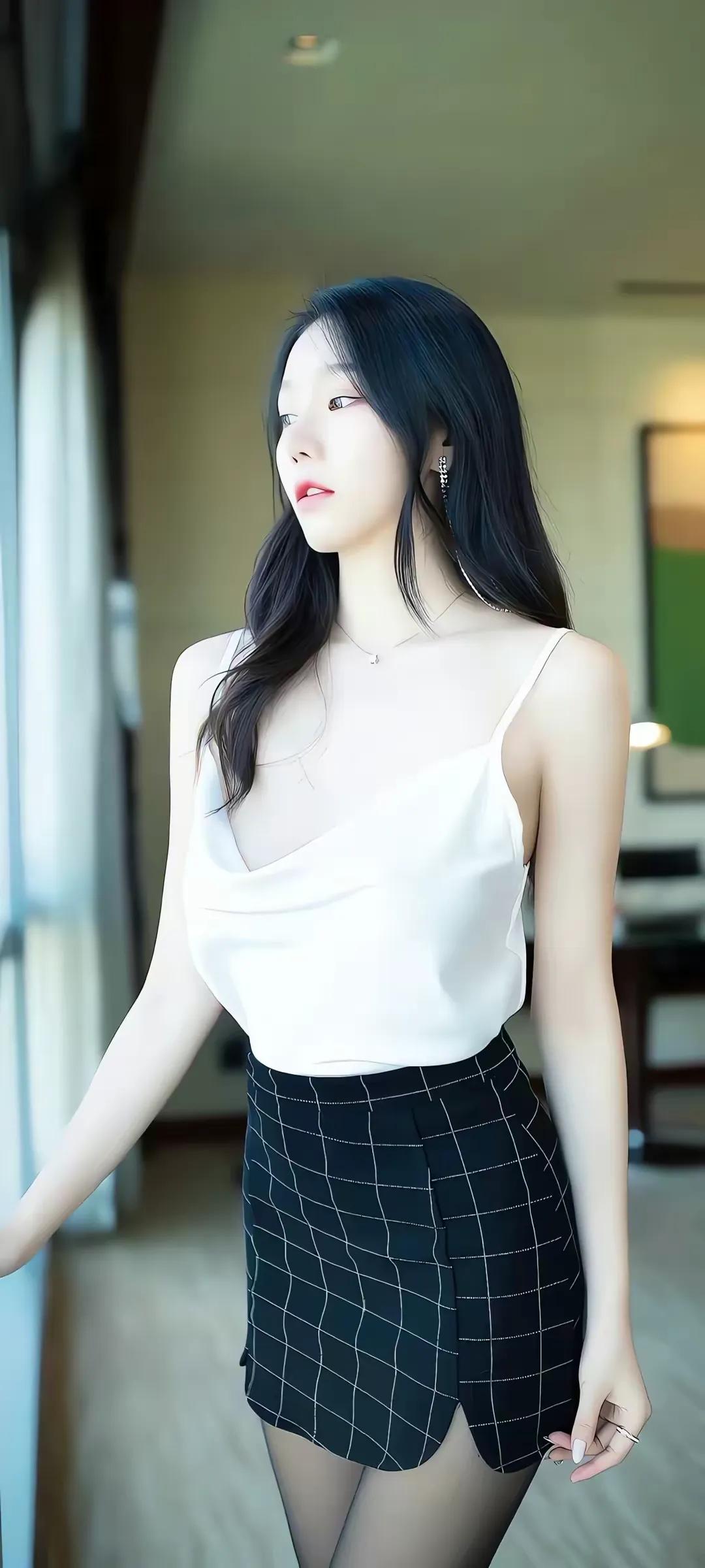 老婆的老板，做生鲜行业的，只有小学毕业，一年收入300万。人家活着人生有意义，普