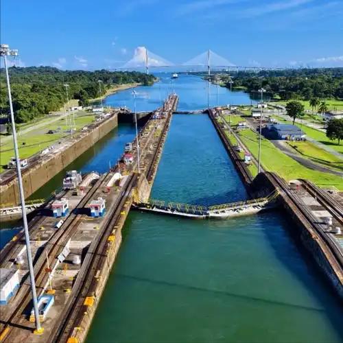 首波反制已出，中方停止交易？巴政府尝到恶果，数十亿投资恐中断
 
巴拿马这次是真