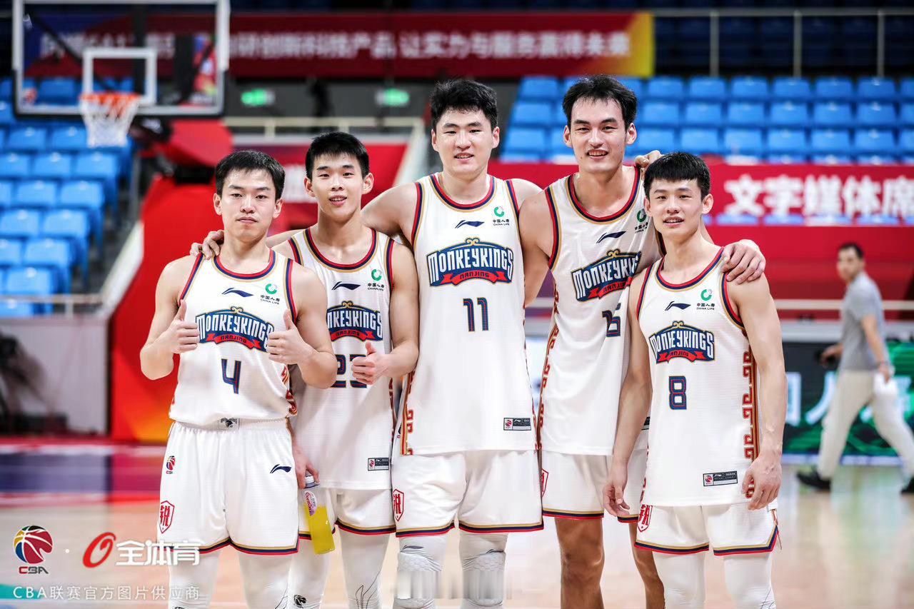 曾经的同曦五少，现在就剩下邬挺嘉了？曝赵柏清登陆日本联赛CBA