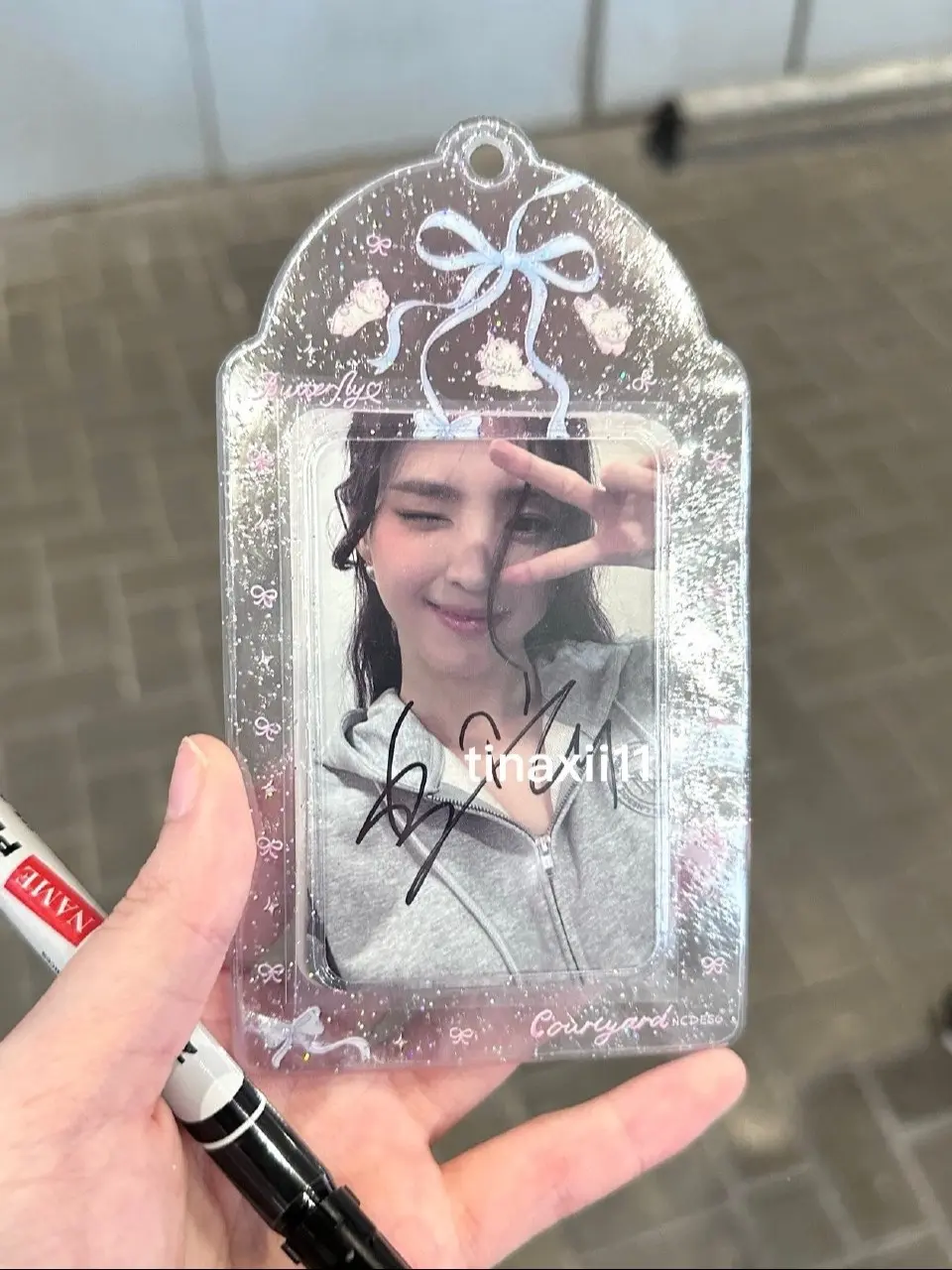 韩素希。