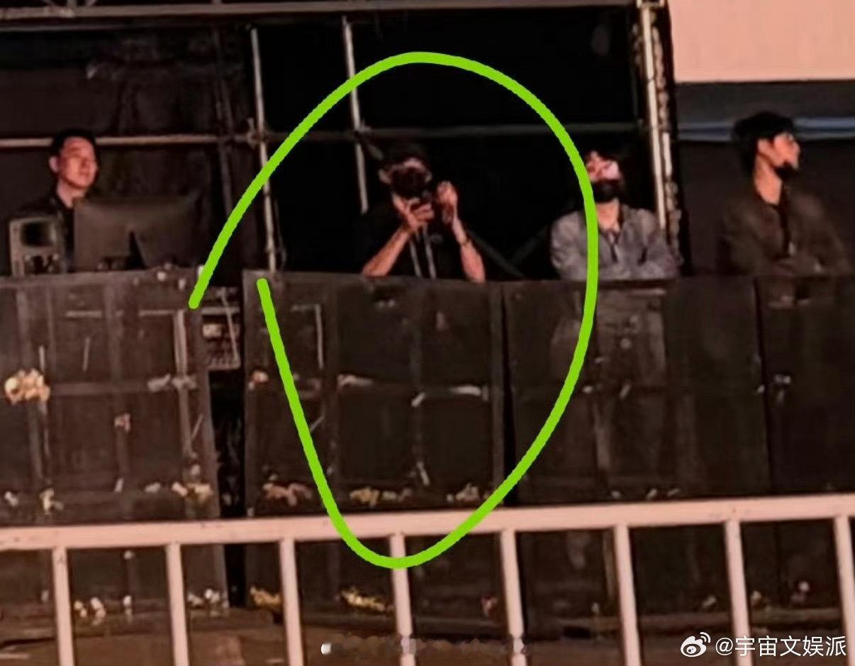 王源去天津看陶喆演唱会王源看了陶喆演唱会 王源去天津看陶喆演唱会啦 竟然无人偶遇