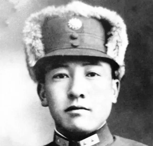 1949年8月30日，马继援携带28个箱子的黄金坐飞机从西宁乐家湾机场仓皇出逃，