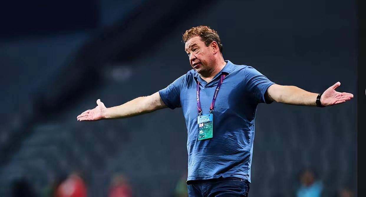 明天中超联赛大结局！
将上演一出大戏！
1、上海申花绝境大逆转，终夺冠军！
2、