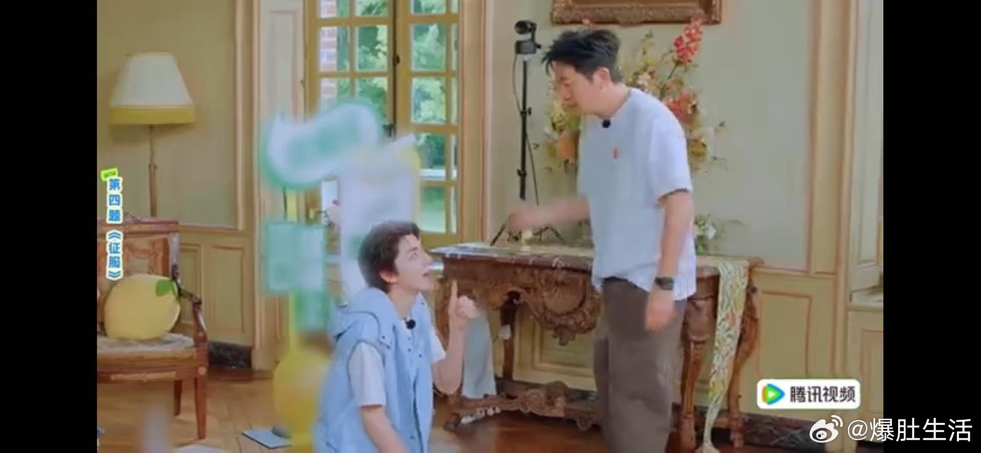 郭京飞嘴上说不行脑子慢慢接上了郭京飞一上来就嘴上喊着不行，一副完全接不住题目的模