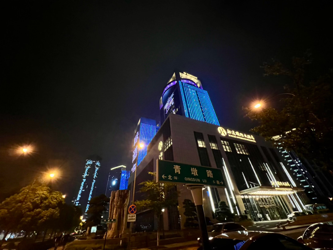 清风徐徐，夜色清凉。 宜兴·宜兴融达国际大酒店