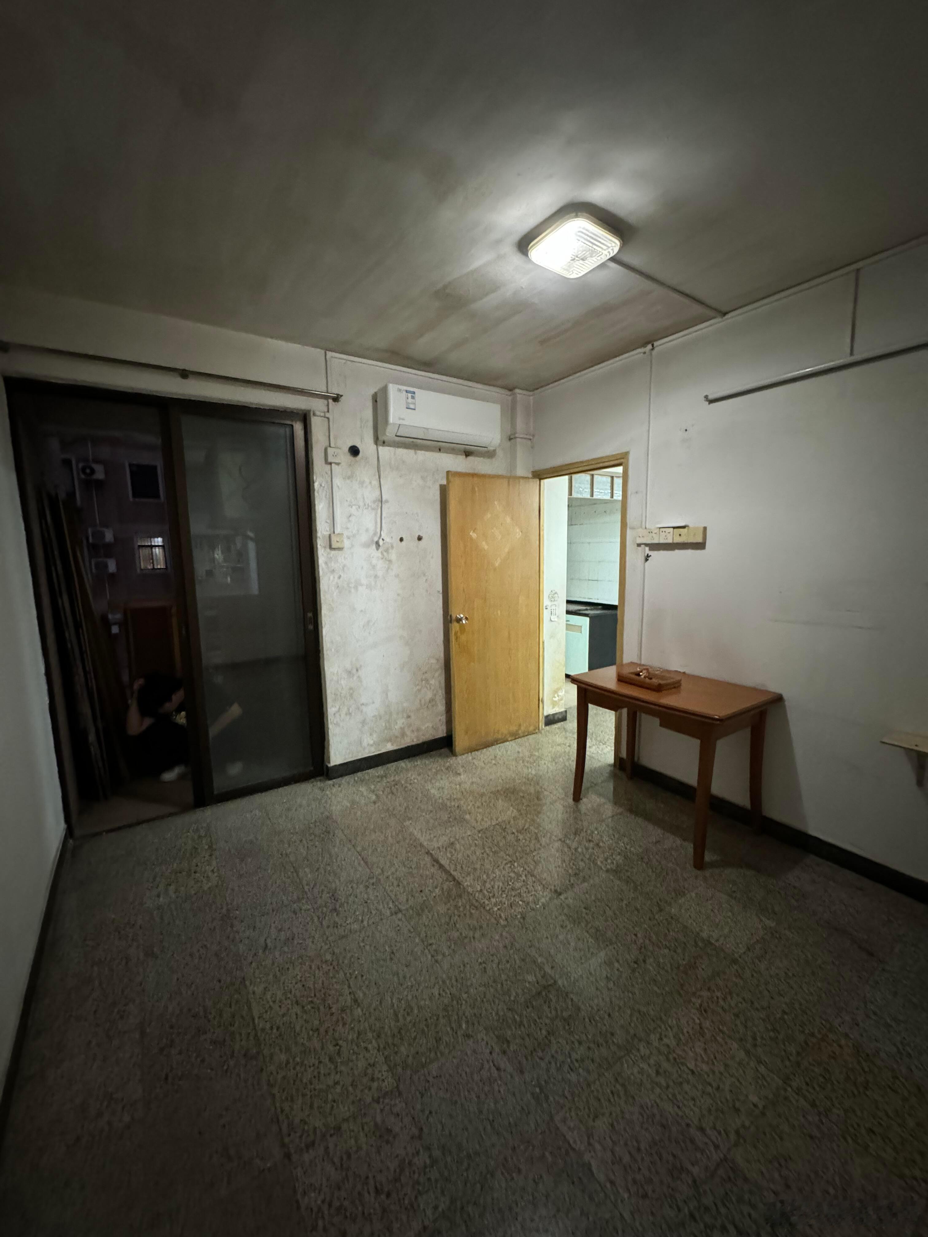 租出去9年的房子收回来，开门瞬间我人傻了这家人的住商好高