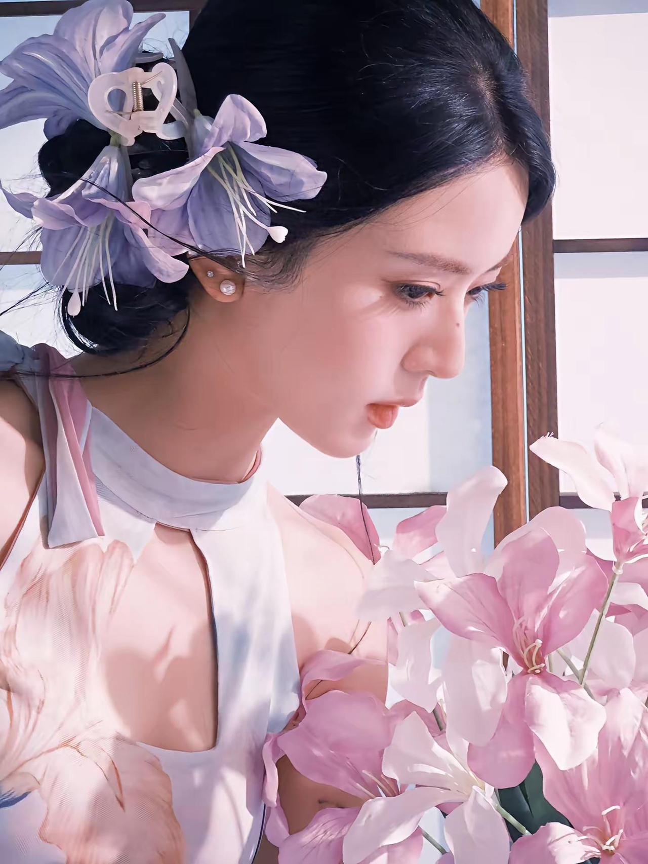 “知我晦暗，许我春朝。”