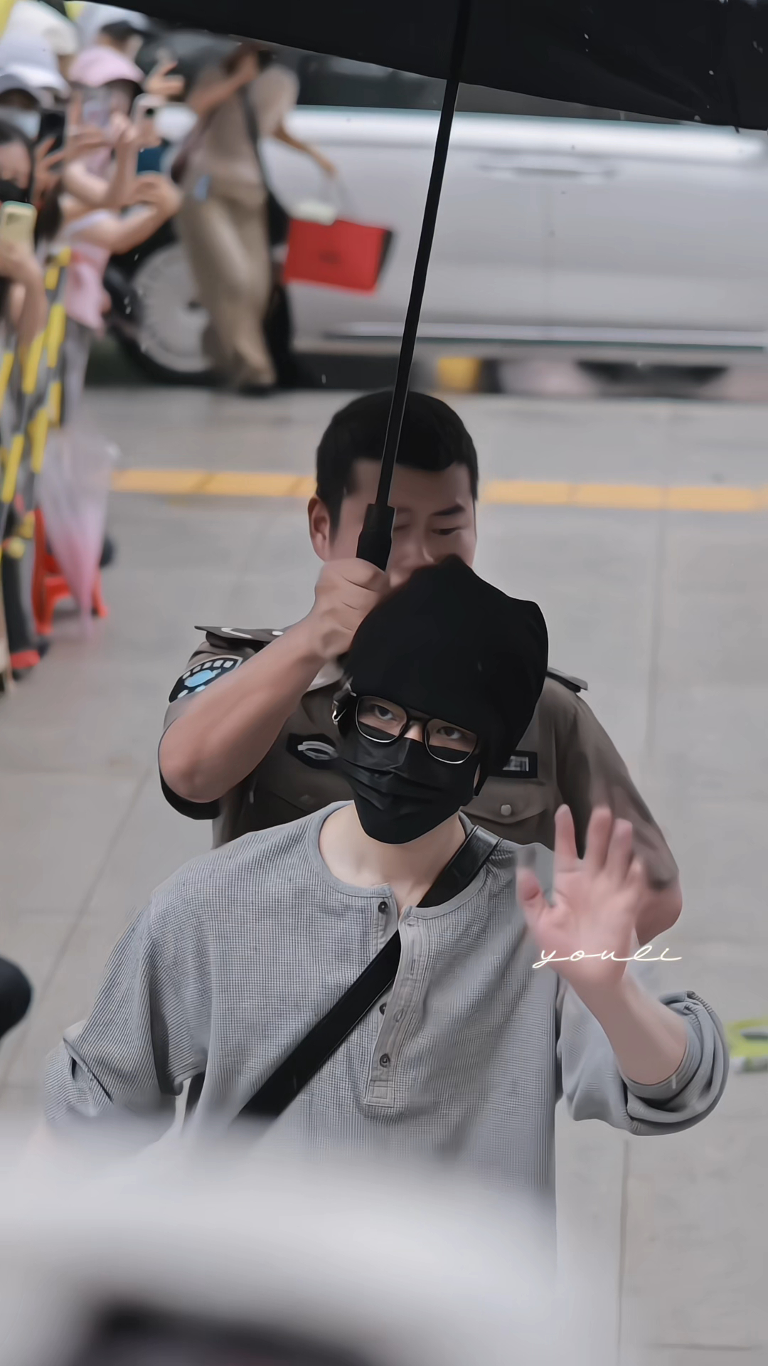 哥哥 你可以专业 ..但你不要敬业