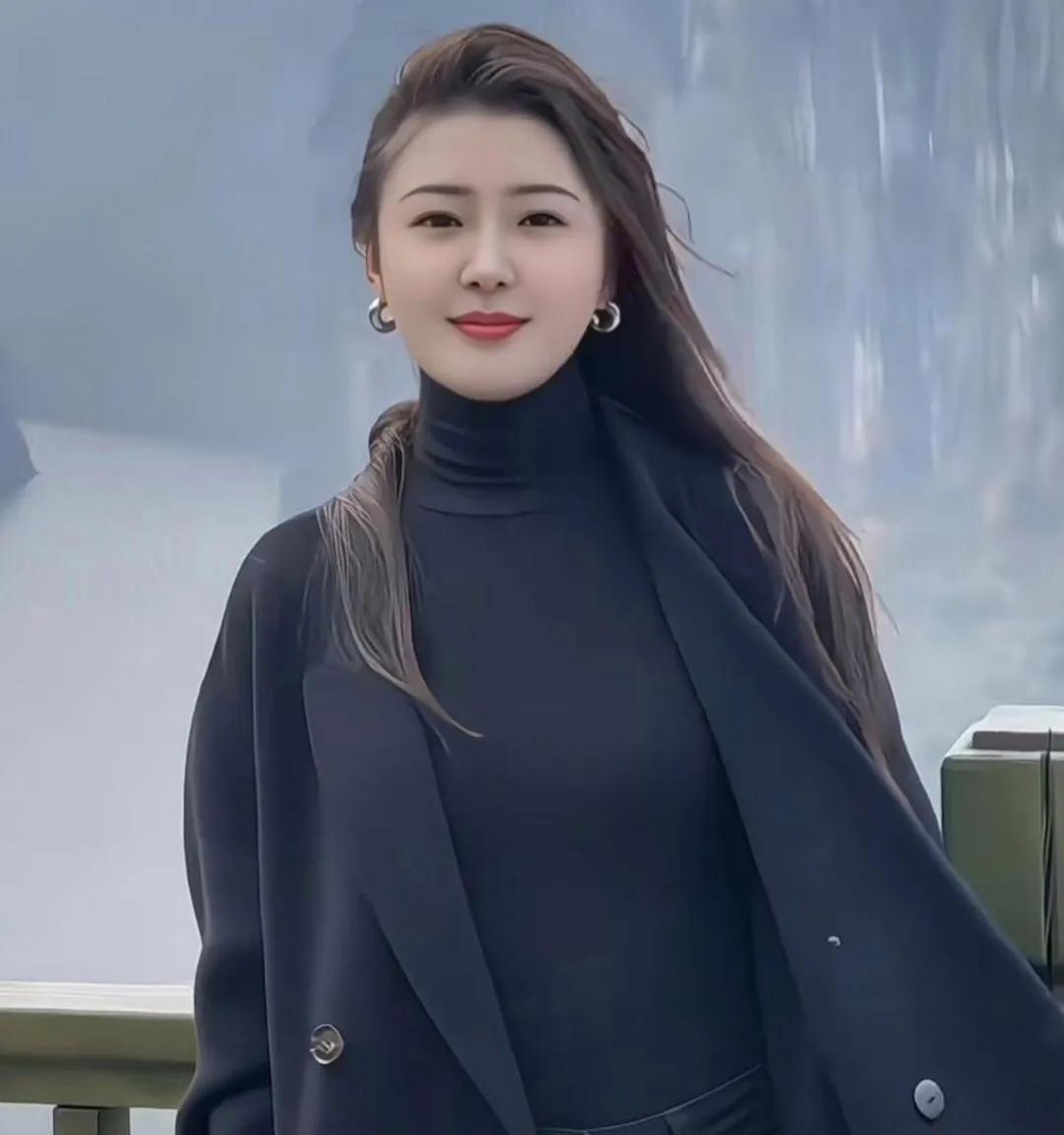 浪淘沙·金蝉脱壳
文/无冕诗人

1
兵者诡相连，
妙计藏渊。
金蝉脱壳巧周旋。