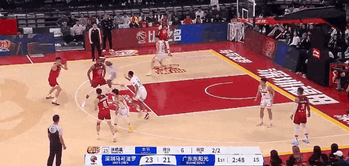 这比赛不好打，莫兰德已经3犯了… 
