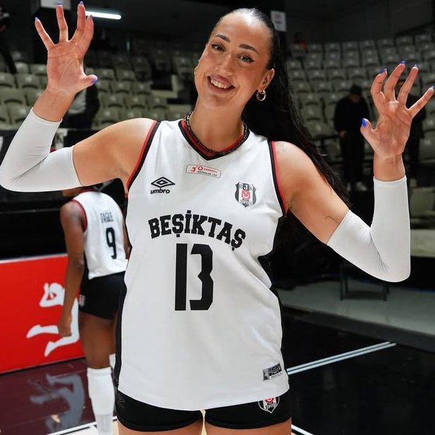 🎙️ 抛开球迷不谈，如今大部分球员都对加比（Gabi）表现出极大的兴趣。每个人