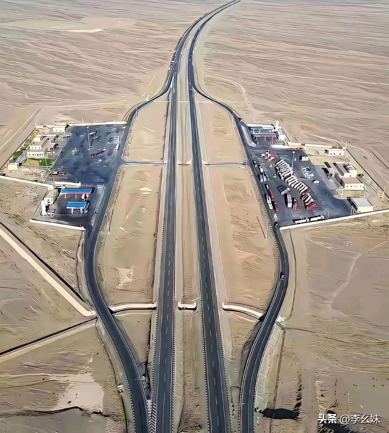 现在才知道，原来服务区两边是联通的？