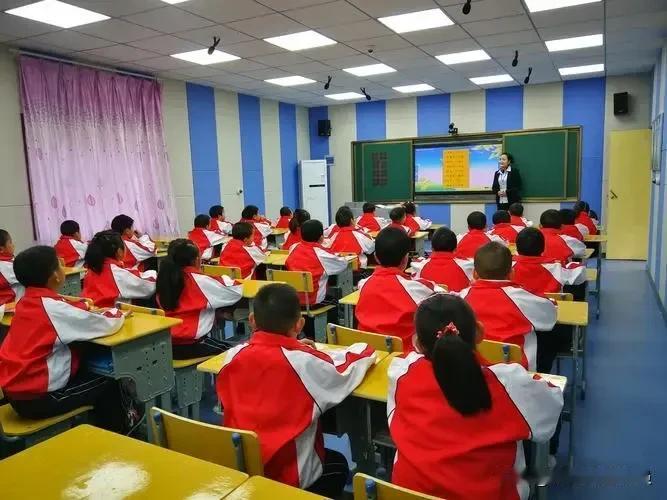 什么是征集志愿？
在每批次第一轮投档录取结束后，总会出现一些上线考生未被录取和一